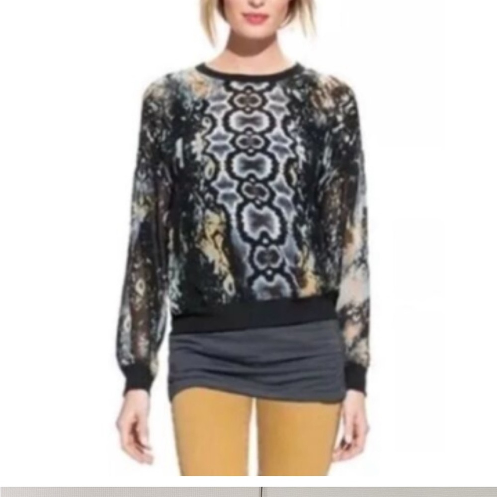 CAbi #572 S Sheer Snakeskin Chiffon
Top 3643
